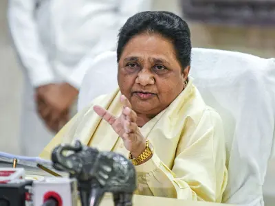 छात्र आंदोलन के बीच सियासी टकराव पर मायावती की सरकार को नसीहत, CJP पर कही ये बात