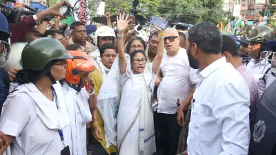 Mamata joins students’ protest after High Court bars TMCP rally, says cops attacked her