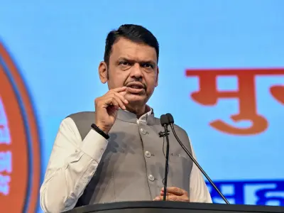 राष्ट्रीय राजनीति में जाएंगे देवेंद्र फडणवीस? अटकलों पर महाराष्ट्र CM ने क्या कहा?