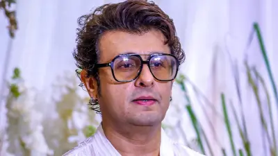 Sonu Nigam Sacrifices College and Romance for Music Career