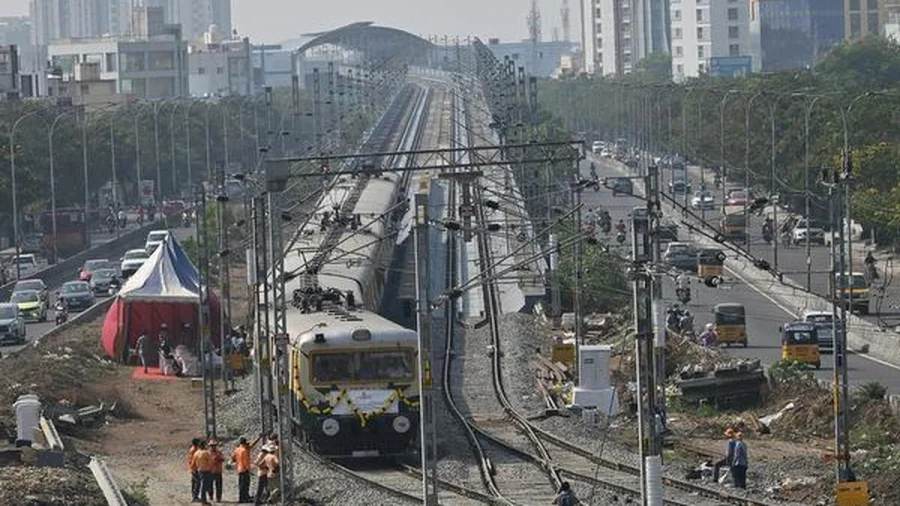 Railway Accident Inquiry Teams Now Must Camp at Crash Sites