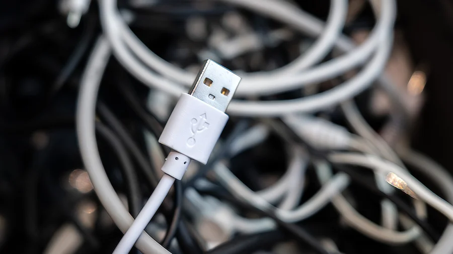 USB Trident Symbol Guide Reveals Port Speed