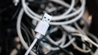 What's the USB trident symbol for? How to know what kind of port you have