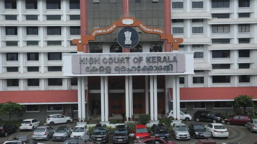 Flex board fine uncollected as Kerala court warns