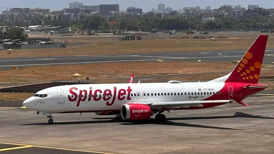 SpiceJet Delhi Airport Protest Hits 200+ Passengers